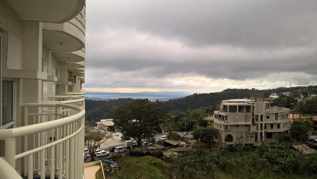 Mary'S Crib Cityland Prime Tagaytay With Free Wifi & Swimming 大雅台 外观 照片